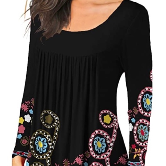 New Women’s Cute Fit Flare Semi Fitted Pull On Tunic Black Paisley Accents Small - Picture 2 of 3
